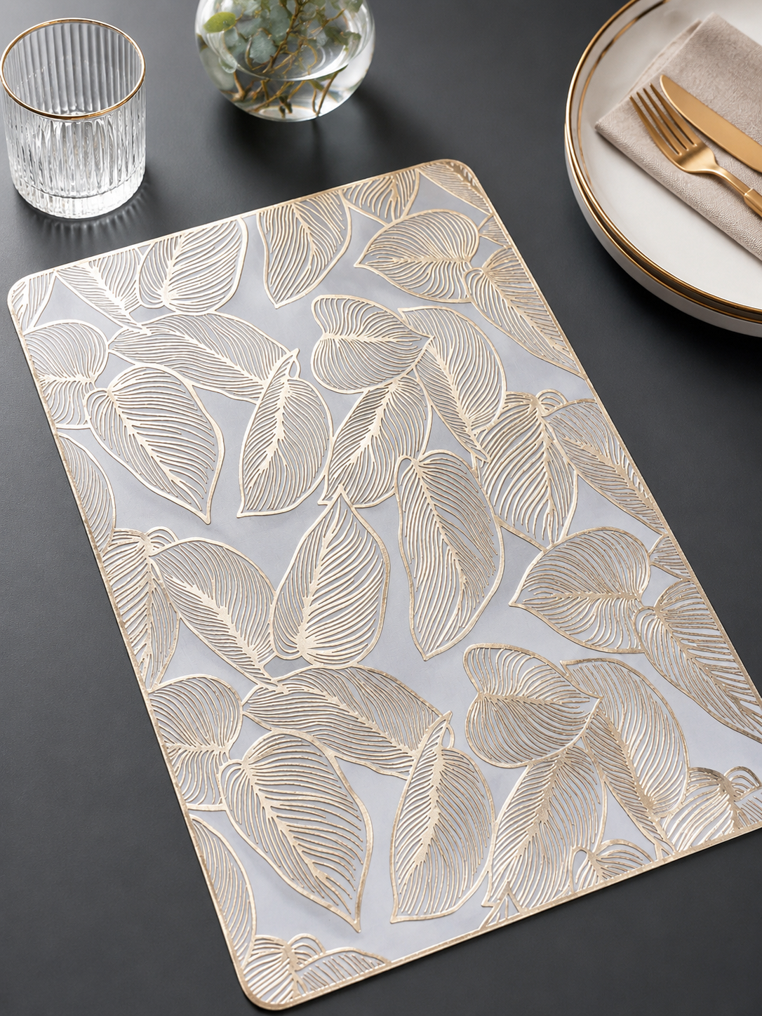 Luxury Gold Leaf Pattern Table Mat